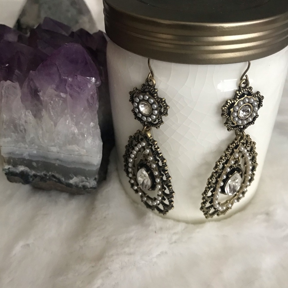 Chloe + Isabel pearl + crystal  Filagree earrings